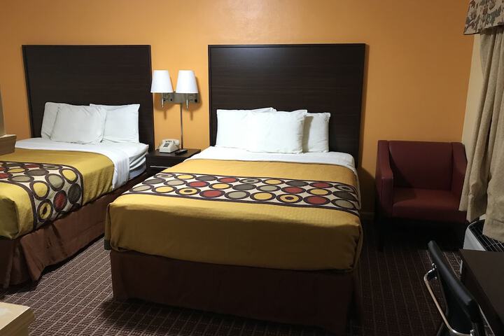 Room 13 of 39