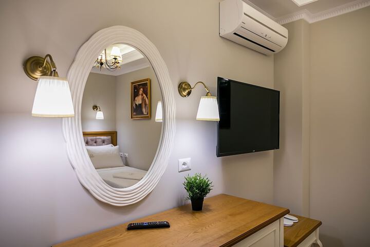 Room 32 of 55