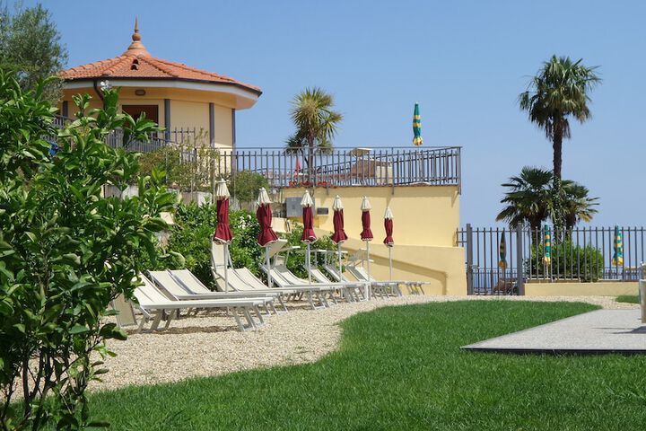 Sundeck 66 of 75
