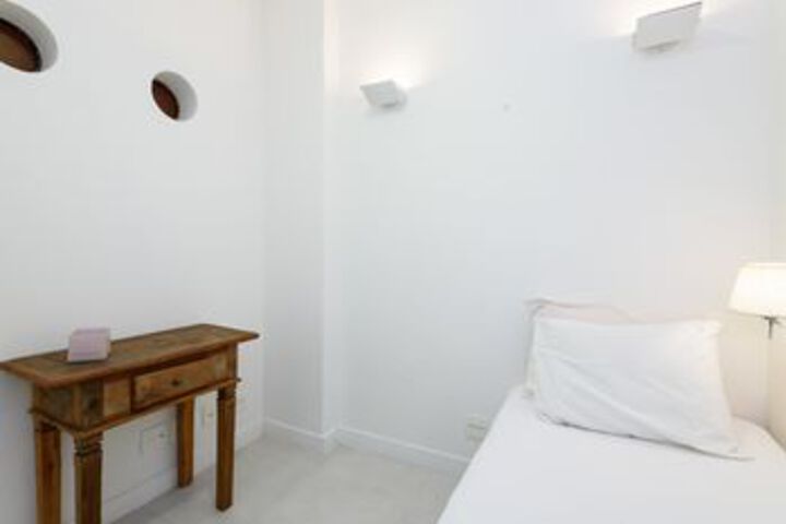 Room 16 of 29