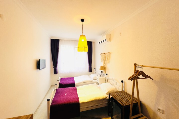 Room 19 of 73