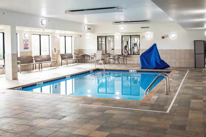 Hotel Pool