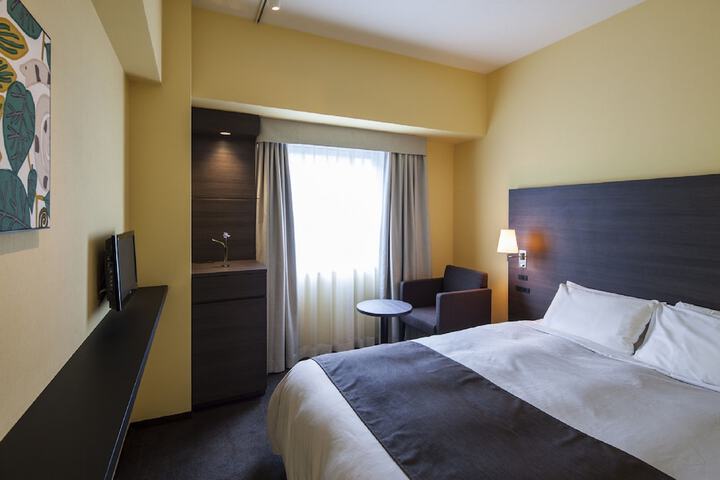 Room 12 of 75