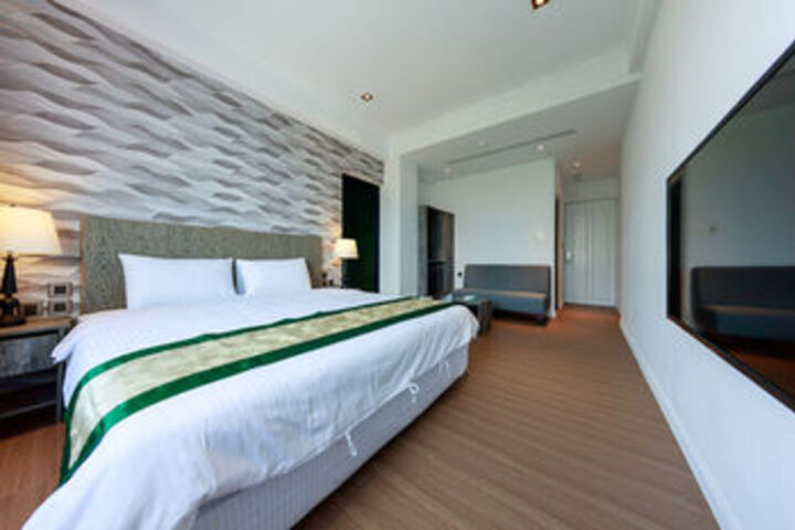 Room 16 of 36