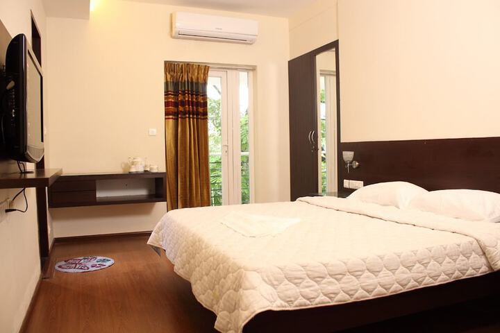 Room 3 of 39