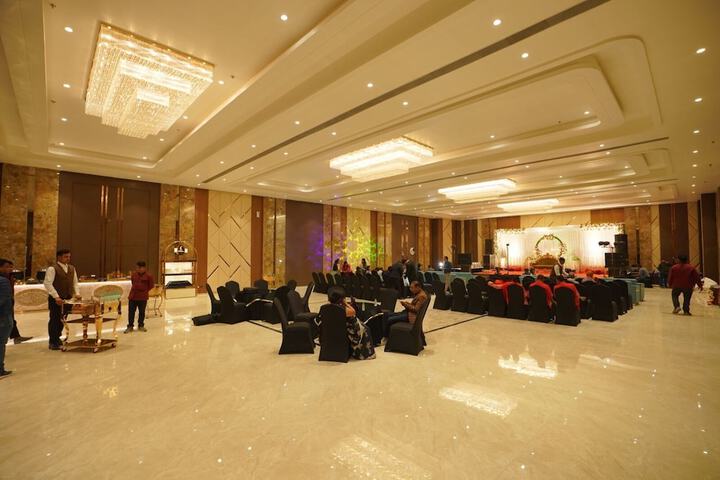 Ballroom/Hall 23 of 29