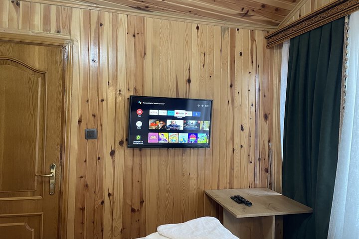 Room 34 of 100