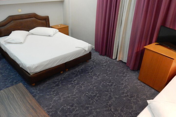 Room 16 of 60