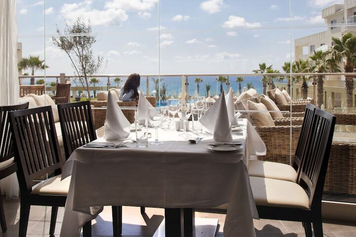 Dining 86 of 110