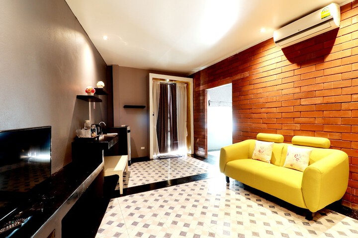 Room 14 of 49