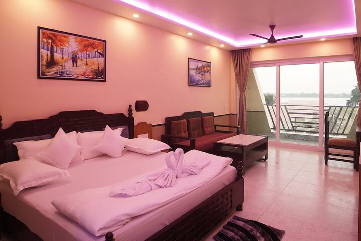Room 8 of 72