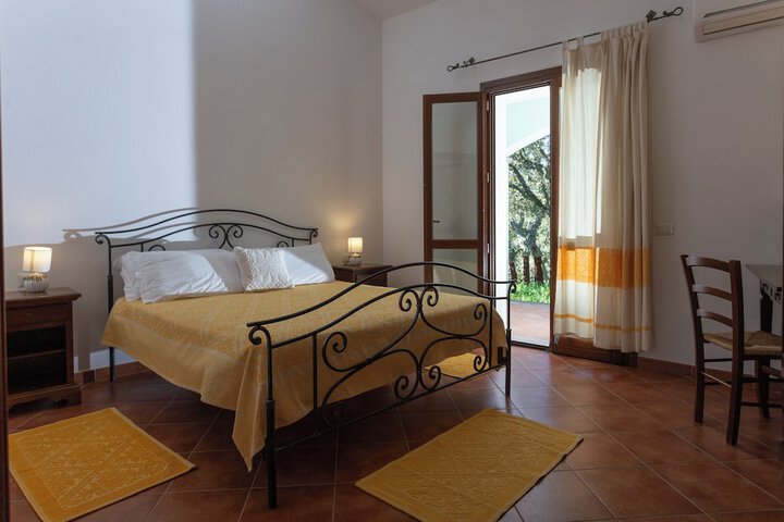 Room 12 of 87