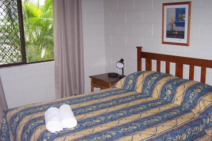 Room 6 of 24