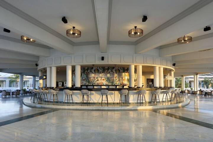 Lounge 190 of 223