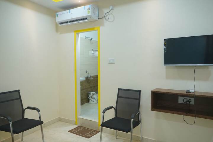 Room 7 of 28