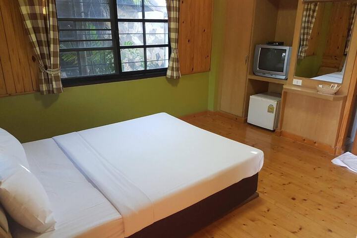 Room 7 of 32