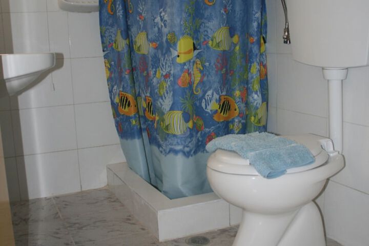 Room 18 of 48