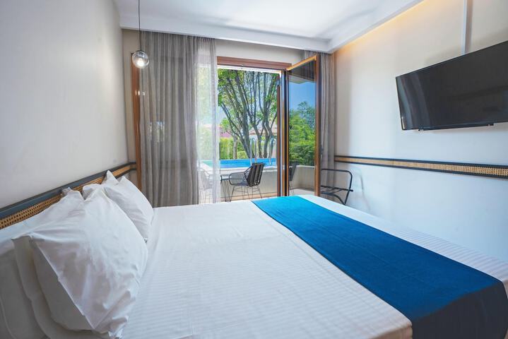 Room 27 of 123
