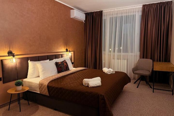 Room 10 of 24