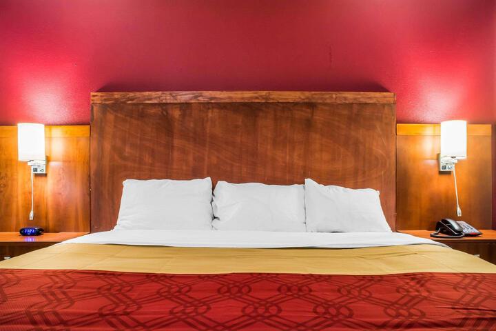 Standard | King Bed (4 of 9)