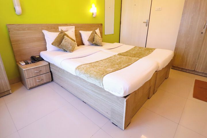 Room 48 of 102