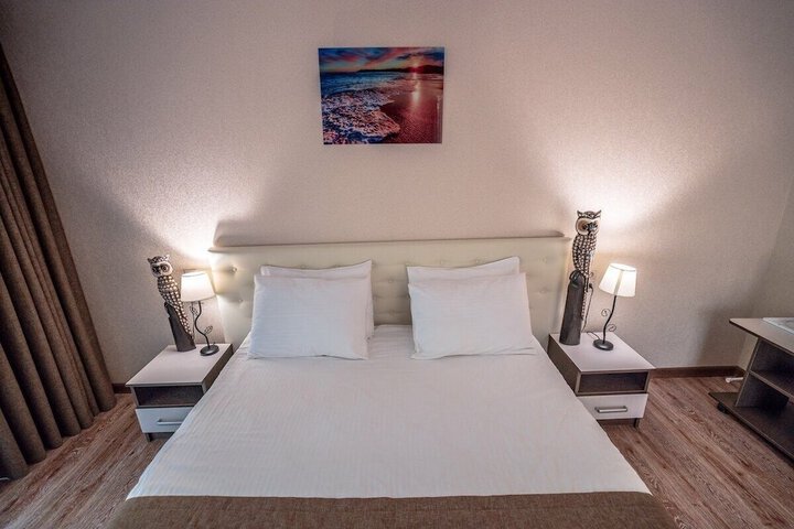 Room 14 of 18