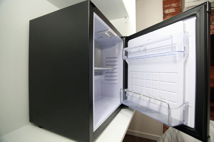 Mini-refrigerator
