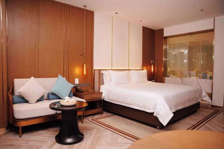 Room 9 of 51
