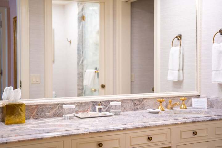 Bathroom sink