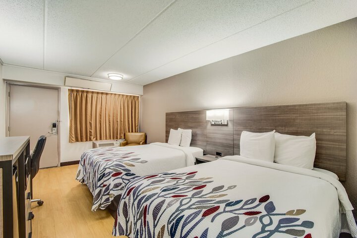 2 Double Beds (2 of 10)