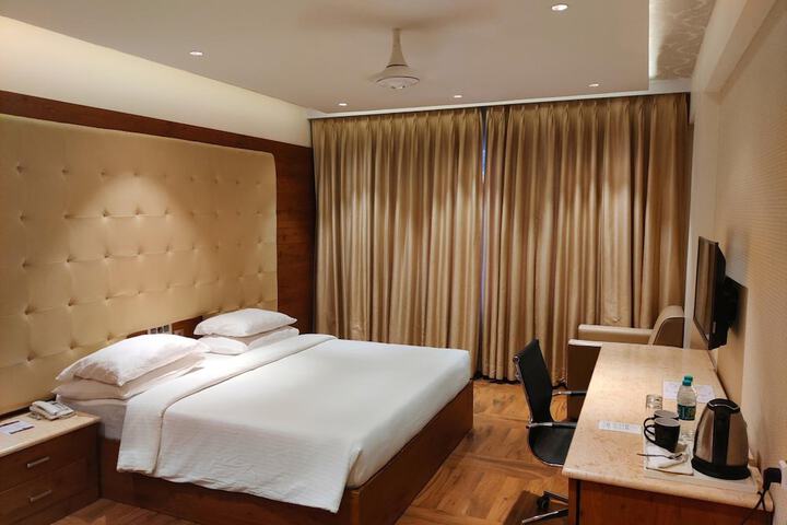 Room 10 of 39