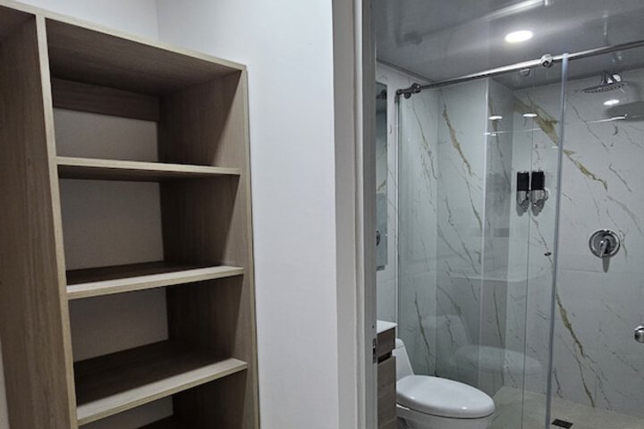 Room 12 of 34