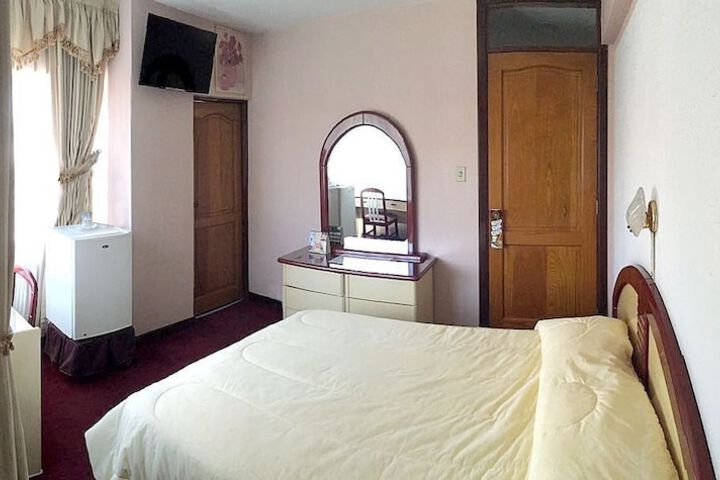 Room 5 of 36