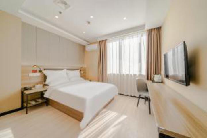 Room 16 of 17