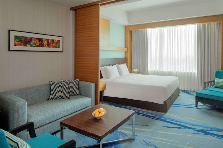 Room 27 of 146