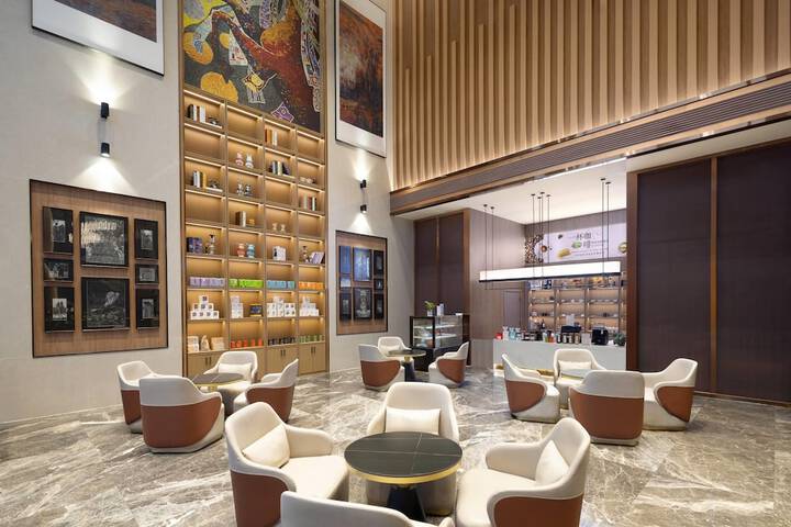 Hotel Interior 4 of 19