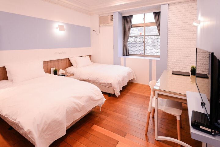 Room 44 of 97
