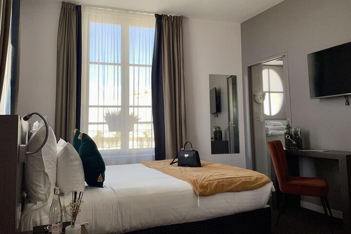 Room 7 of 64