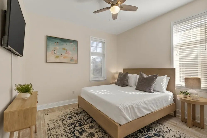 Room 4 of 24