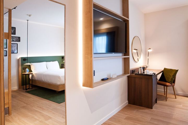 Room 12 of 86