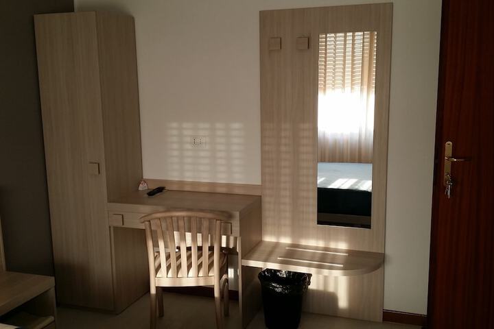 Room 11 of 61