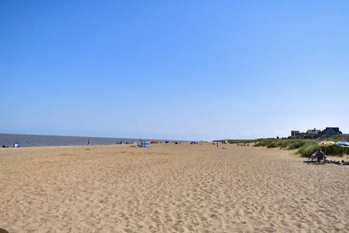 Beach 25 of 28