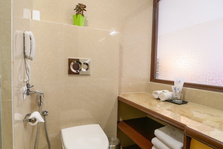 Room 8 of 70