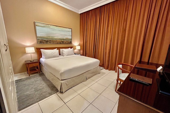 Room 7 of 37