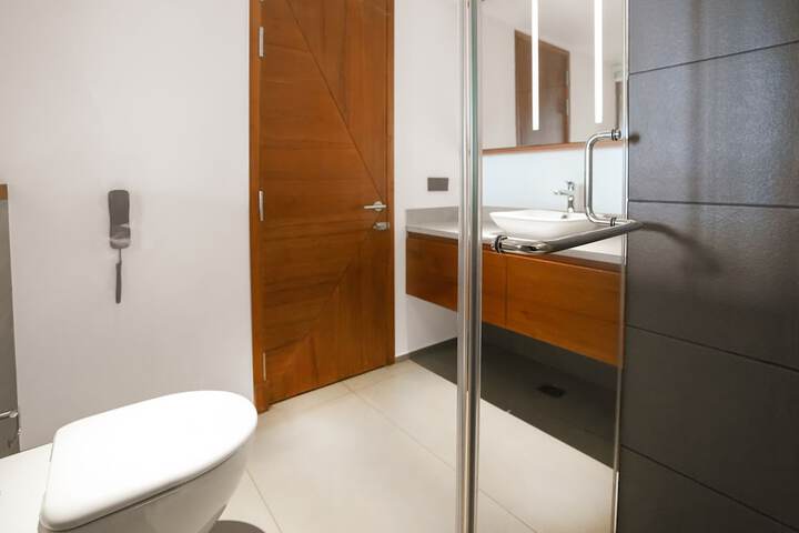 Room 25 of 73