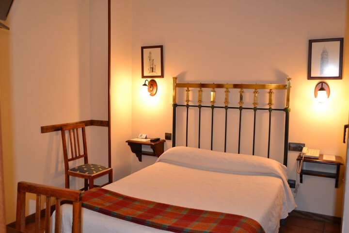 Room 7 of 25
