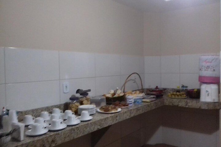 Dining 9 of 16