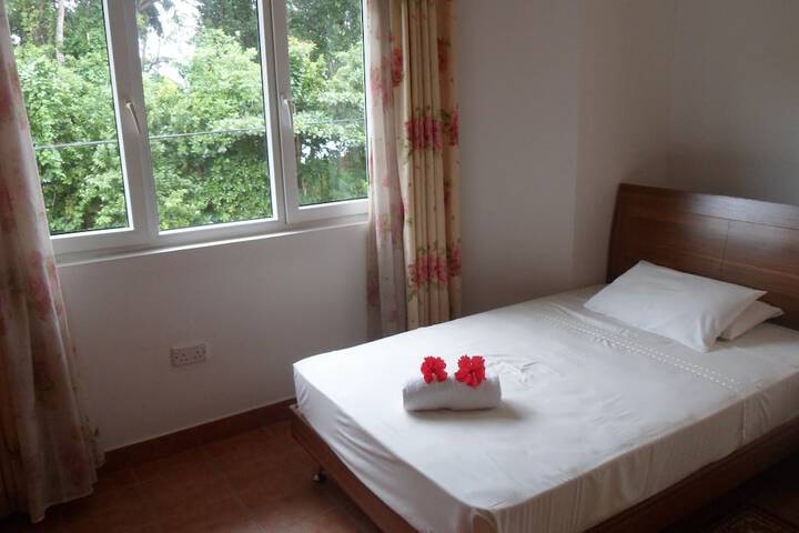 Room 7 of 48