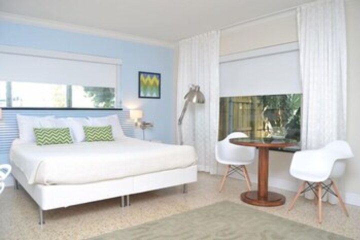 Room 43 of 120