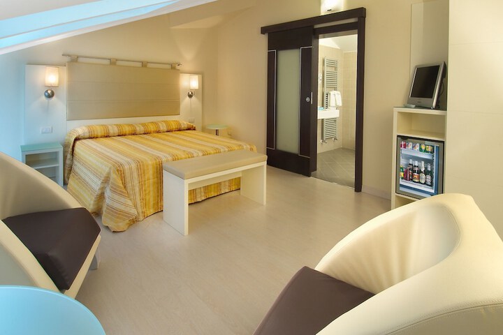 Room 5 of 31